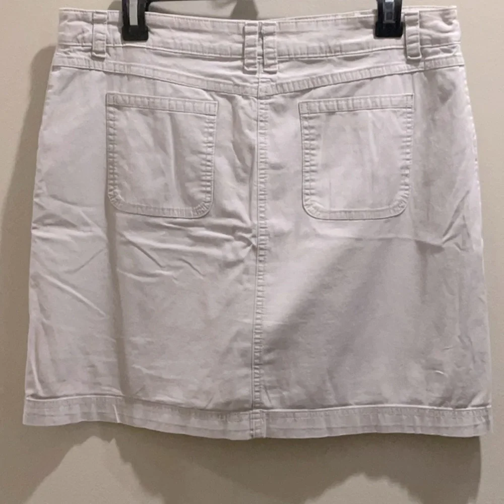 KAREN KS SCOTT three 3️⃣ shots khaki, black and red skirts size 6